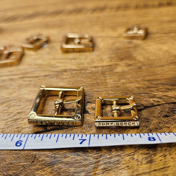 Tory Burch gold buckle leather strap medallion crafting hardware - Picture 12 of 13